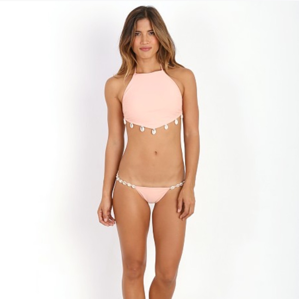KAOHS Rie Puka Shell Peach Bikini Set